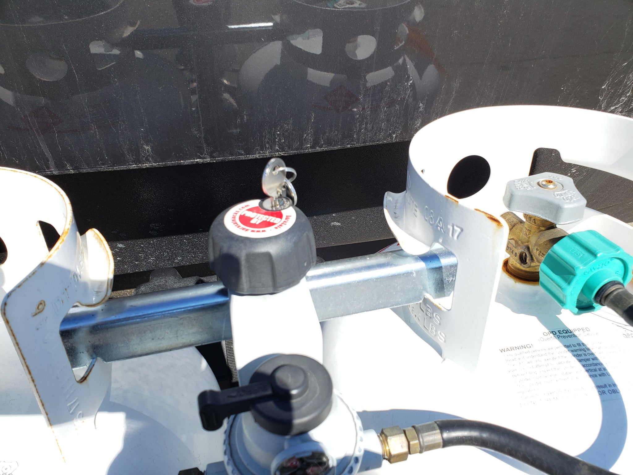 Dual Tank Propane Lock – DuraSafe
